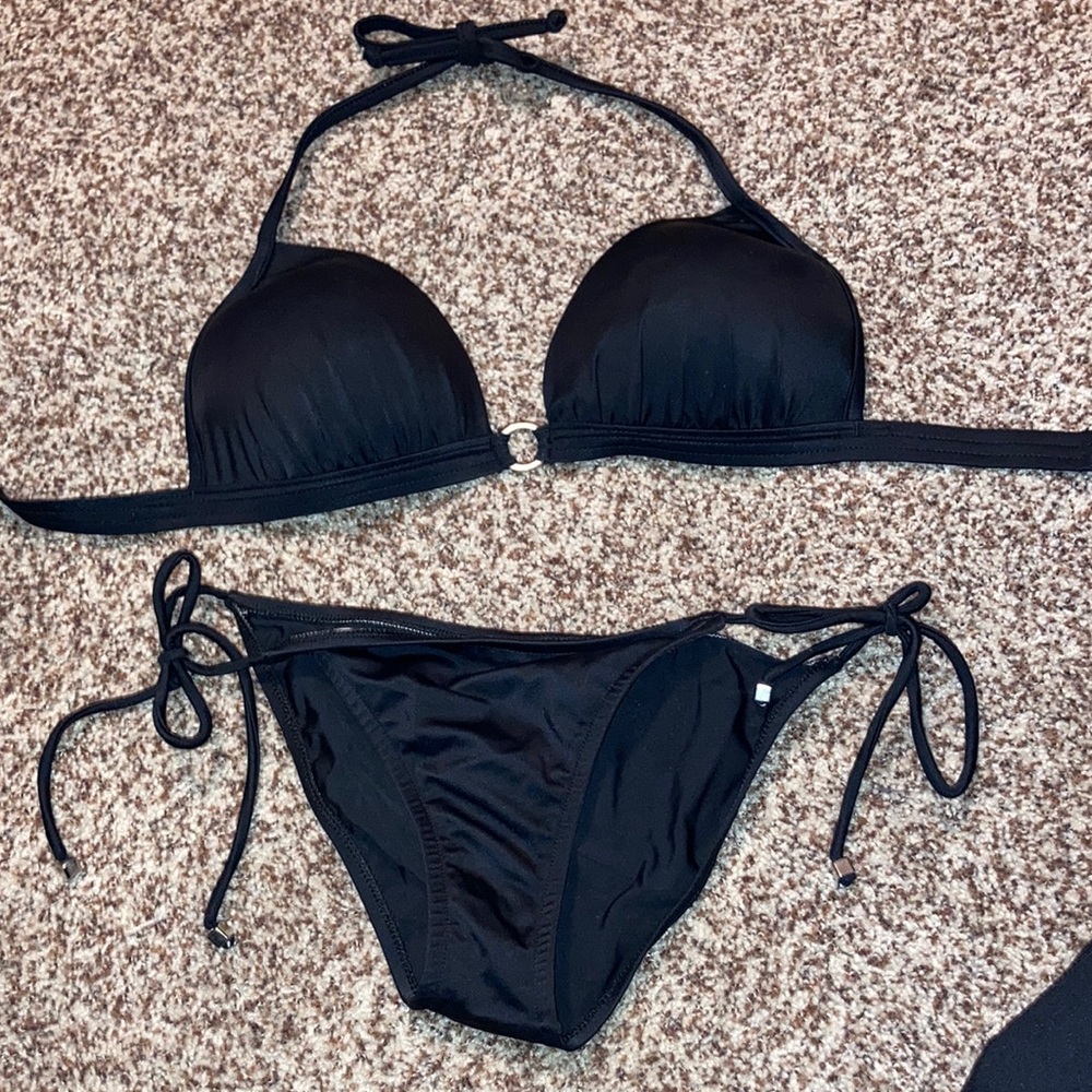 Venus black bikini